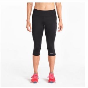 Saucony bullet half capri athletic tights